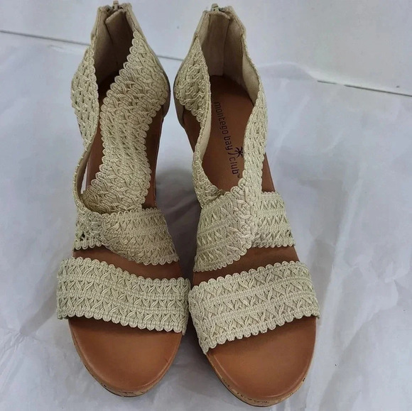 Montego Bay Club Shoes - NWT Montego Bay Club Beige Cork Wedge Material Similar to Crochet Size 7 1/2.